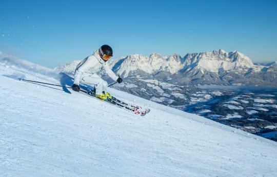 Skifahren-im-Skigebiet-Kitzbuehel